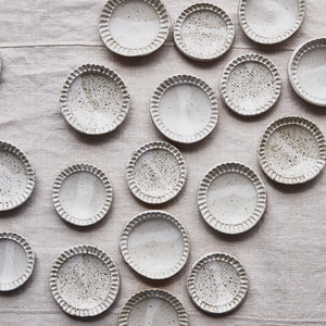 Mini Fluted Plate (Creamy Speckled White)