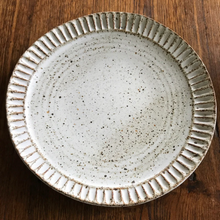   Load image into Gallery viewer, Fluted Dinner Plate speckle white