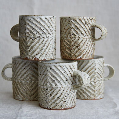 Diamond Mug Spotty White